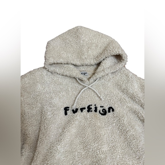 Foreign Sweatshirt - Picture 9 of 11